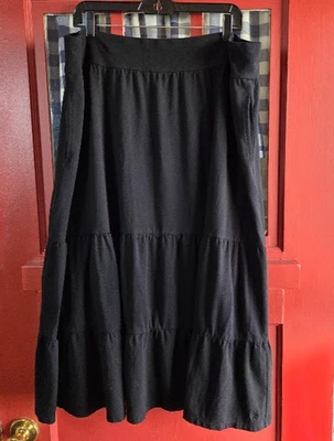 Falda Isaac Mizrahi Live Essentials para mujer negra cintura elástica en capas talla 1X Foto 1 de 4