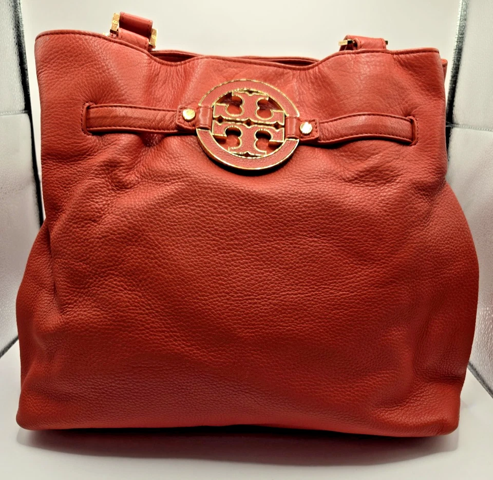 Bolso de mano/cartera de cuero coral Tory Burch doble correa para el hombro cierre magnético Foto 1 de 4