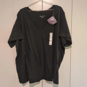 NEW AVA &VIV Black short sleeve V-Neck top size 3X Plus Women's - Picture 1 of 5