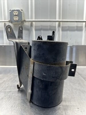 1989-1991 Chevrolet V1500 Suburban 5.7L Vapor Canister & Bracket - Image 1 of 4