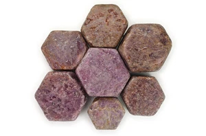 Piedras hexagonales ásperas rubí rojo natural al por mayor de 3 libras - espécimen, roca de cabbing - Imagen 1 de 2