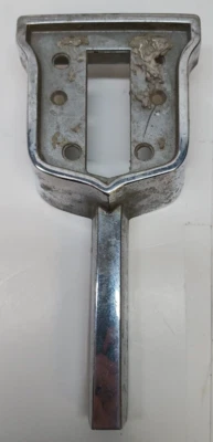 Montaje emblema rejilla MG ARH 1800 (909) usado OEM Foto 1 de 4