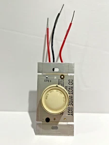 Vintage Lutron D603P 600Watt-120V 3-Wege Push On/Off Drehdimmer ~ Elfenbein - Bild 1 von 5