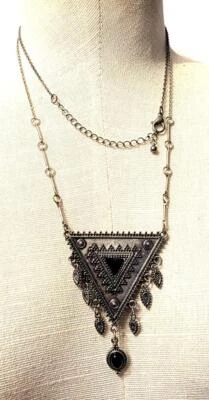 Pendenti A Forma Di TRIANGOLO In Argento Vintage Su Catena Da 34" - Immagine 1 di 3