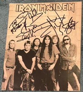IRON MAIDEN - FULLY SIGNED 8" x 10" BLACK & WHITE PROMOTIONAL PHOTOGRAPH - Bild 1 von 3