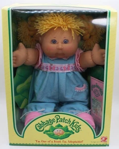 VINTAGE 2004 CABBAGE PATCH KIDS LATRICIA NAOMI NRFB BLUE/GRAY EYES - Picture 1 of 4