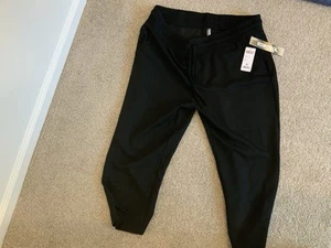 Women’s Capri Pants. - Picture 1 of 4