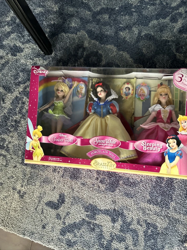 2004 Disney Princess Ariel Brass Key Keepsakes Porcelain Doll