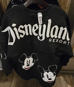 Disneyland Mickey Mouse Fuzzy Black Pullover Sweater SMALL Neu 2025 - Bild 1 von 2