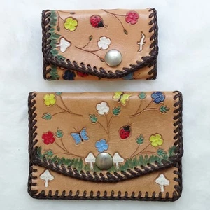 Vint Women’s Tan Leather Matching Embossed Coin Purse Key Case Ladybugs Flowers - Picture 1 of 6