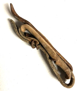 1900's CORN HUSKER Shucker Leather Finger Strap - Picture 1 of 7