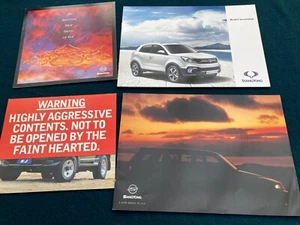 Ssangyong Broschürensammlung - UK Ausgaben - 4 Artikel inkl. Musso, Korando, KJ - Bild 1 von 2