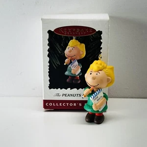 Ornamento Christmas Peanuts Hallmark Peanuts Gang Sally 1996 con scatola originale - Foto 1 di 7