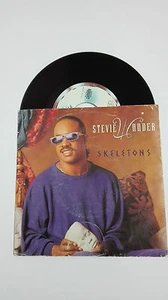 Stevie Wonder Skeletons Vinilo 7" Edicion DMM 1987 - 45rpm - Imagen 1 de 2