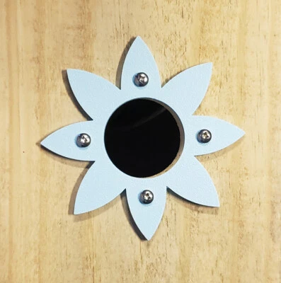 Protector de agujeros para casa de pájaros de flores - azul claro (varios tamaños de agujeros) Foto 1 de 3