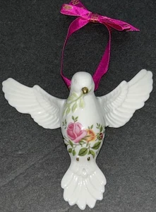 Royal Albert Old Country Roses DOVE OF PEACE Porcelain Ornament 2009 - Picture 1 of 9