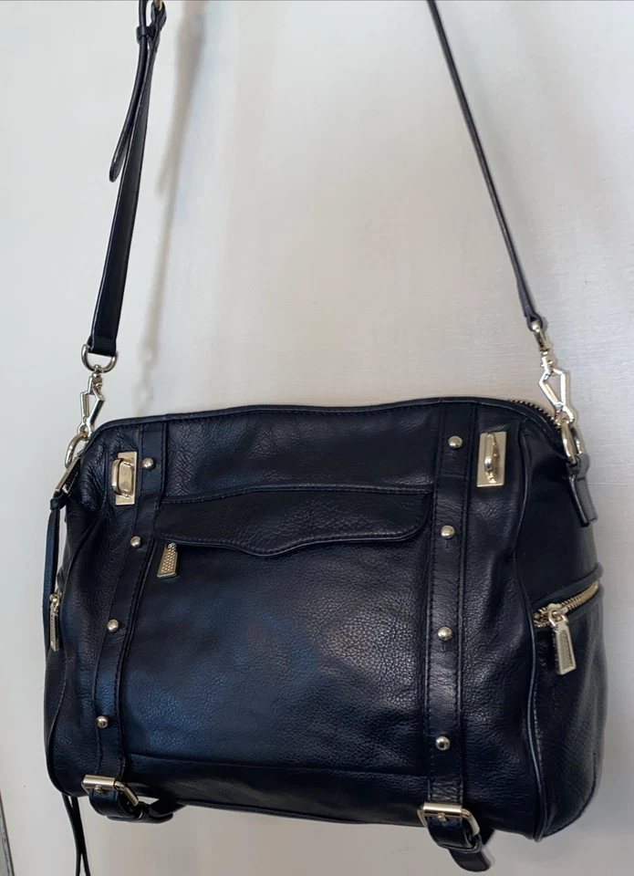 Bolso de hombro Rebecca Minkoff de cuero negro con herrajes dorados Foto 1 de 4