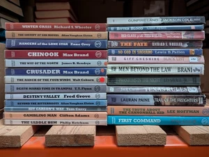 LARGE PRINT WESTERN BOOKS: Job lot box of 25 Western Fiction Books - Picture 1 of 3