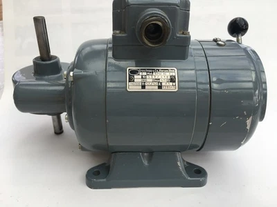 Wechselstrommotor 220V regelbar mit Getriebe - Bild 1 von 4
