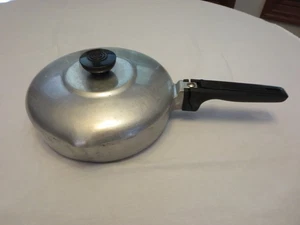 Wagner Ware Sidney Magnalite 8" Pfanne mit Deckel 4506-P - Bild 1 von 8