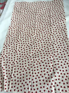 Makower Fabric Endless Tiny Rose Hearts Cotton Fabric 1 Yard X 42 - Picture 1 of 2
