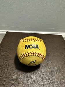 NCAA Worth NC11BB Recreational Softball - Picture 1 of 4