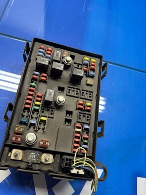 2013-14 Chevrolet Express 2500 Engine Fuse Relay Junction 22767373 Box 430-11b6 Foto 1 de 3