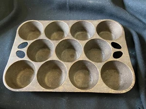 Vintage Griswold Wagner Ware Eleven Hole Cast Iron Muffin Popover Pan Marked B - Picture 1 of 10