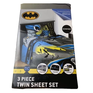 Batman Center Of Shadows 3 Piece Microfiber Twin Bedding Sheet & Pillowcase Set - Picture 1 of 6