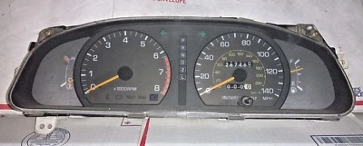 Cuadro de instrumentos velocímetro medidores 94 95 96 Toyota Camry AT 267 K 83010-33072 Foto 1 de 4