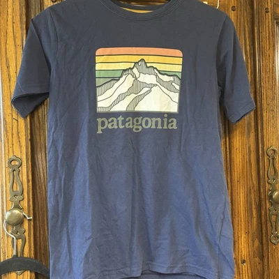Camiseta gráfica Patagonia para niños manga corta, talla grande (12) azul marino algodón suave Foto 1 de 4
