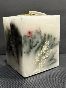 Princess Pine & Berries Christmas Tree Fragrance Beautiful Heavy Holiday Candle - Picture 1 of 6