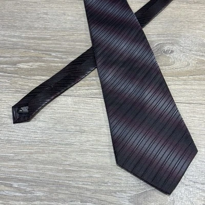 "Corbata Paul Dione púrpura negra gris estampado a rayas 100 % seda 59"" largo 4"" ancho" Foto 1 de 4