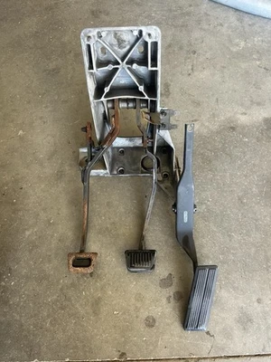 Conjunto de pedal de embrague Dodge Ram cambio manual 1994-1997 OEM NV3500 NV4500 NV5600 Foto 1 de 4