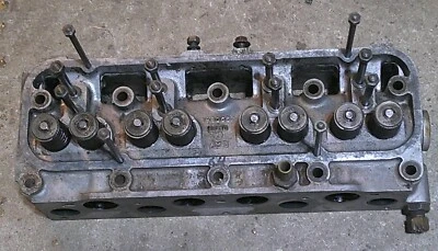 Sunbeam Alpine IV 1964? Motor de aluminio de culata 1980567 con válvulas original Foto 1 de 4