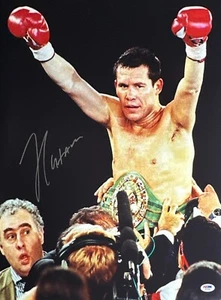 Julio Cesar Chavez Signed 16x20 Boxing Photo PSA W70581 - Picture 1 of 2