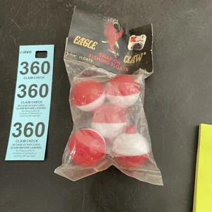 Eagle Claw Snap on Round Plastic Float Bobbers 1-1/4" Red/White 5 Pack - Picture 1 of 12