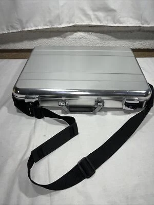 Sanwa Supply Lightweight Attache Case Foto 1 de 4