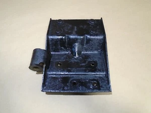 Jeep Wrangler TJ 1997-2004  4-CLY  AX5 Manual Transmission Mount Exhaust Bracket - Bild 1 von 2
