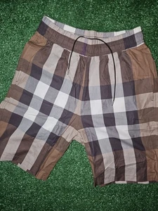 Burberry Men's All Purpose Shorts Medium And Pre Owned - Picture 1 of 3