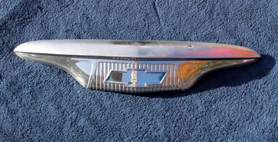 De colección 1954 55 Primera camioneta Chevy capó delantero emblema insignia 3100 3600 1/2 3/4 toneladas Foto 1 de 4
