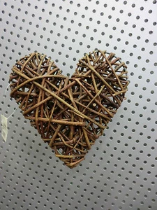 GHIRLANDA CORONE DECORAZIONE MIDOLLINO VITE INTRECCIATA CUORE - Picture 1 of 1
