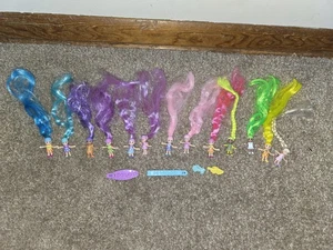 Vintage Tyco Fabulous Hair Friends 13 Mini Puppen mit bunten Haaren Set & Bar - Bild 1 von 7