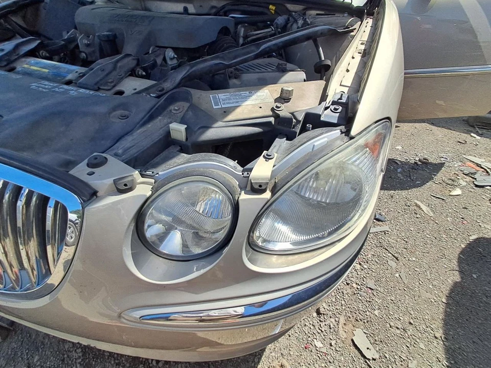 Conjunto de luz antiniebla izquierda Buick LaCrosse 2008 fabricante de equipos originales usada 116-02414L 125 k millas Foto 1 de 1