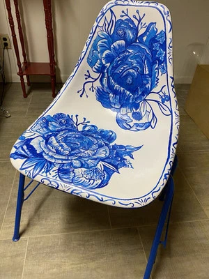 Herman Miller Eames, silla vintage pintada a mano con peonías Foto 1 de 4