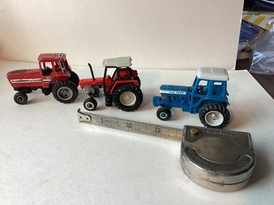 2 ERTL 1 Maisto 国际收割机和 2 福特农场拖拉机压铸 — 第 1/4 张图片