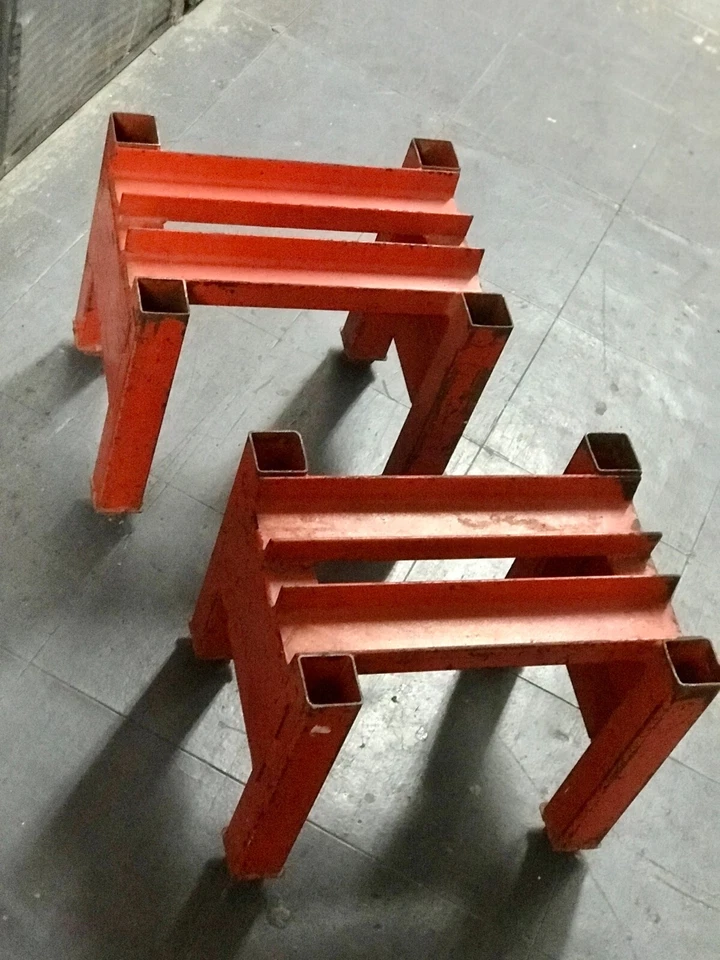 2 BASES MODULARES DE METAL ROJO PARA MESA DE CENTRO O AUXILIAR SHABBY INDUSTRIAL GRANJA LOFT CHIC Foto 1 de 4