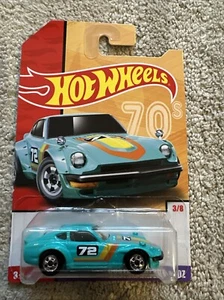 Hot Wheels Custom Datsun 240Z Turquoise Target Throwbacks 2017 década de los 70 nuevo - Imagen 1 de 11