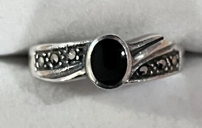 Vintage 925 Silver Petite Ring with Oval Bevel Set Onyx and Marcasite-Size 5.75 - Image 1 of 4
