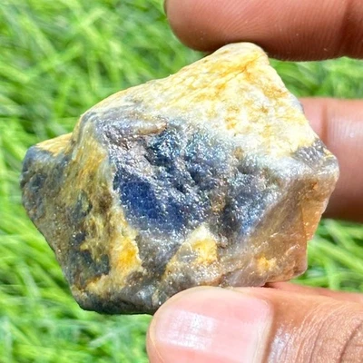 Natural Blue Sapphire Rough From Madagascar 678.3Cts Healing Stone - Image 1 of 4